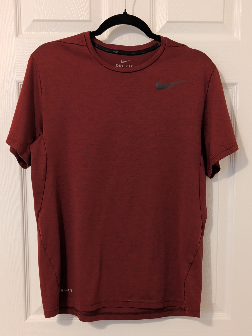 Nike Men's Short Sleeve Dri-FIT Tee in Maroon